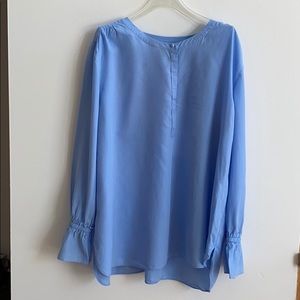 Ann Taylor woman’s Medium Blue Blouse Size XXL